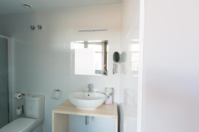 Bathroom 4, Bilbao City Rooms, Vizcaya