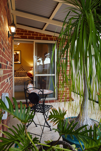 Others 5, Durham Lodge, Perth