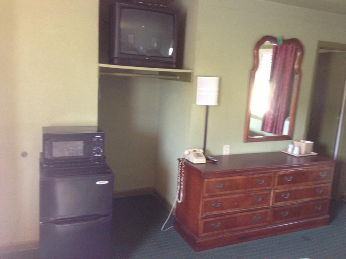 Others 4, Gretna Motel, Pittsylvania