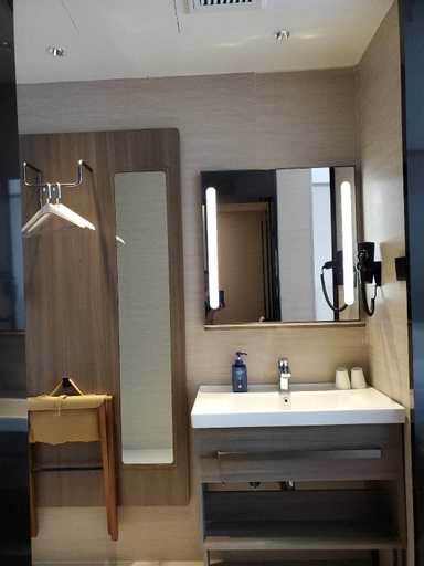Bathroom 3, Hanting Hotel Haiyan Wuyue Plaza, Jiaxing