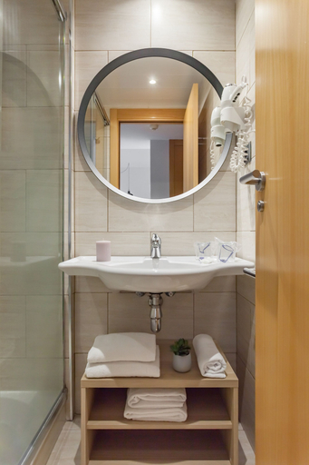 Bathroom 4, Apartamentos Turísticos Royal Marina Gardens, Barcelona