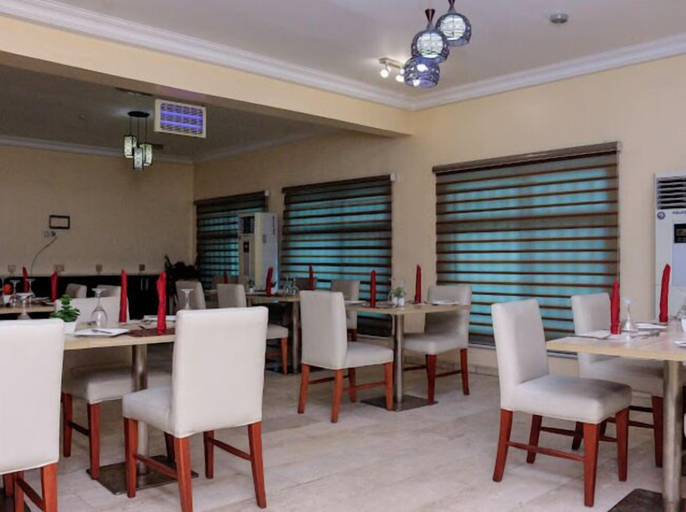 Food & Drinks, Desikok Royal Hotel, Obio/Akp