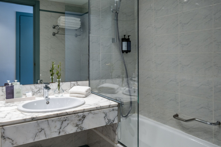 Bathroom, Hotel Montjoi, Girona
