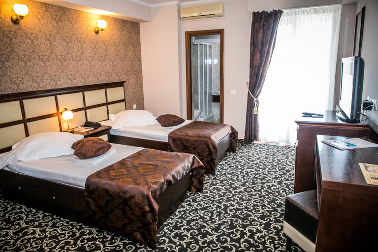 Bedroom 3, Hotel Megalos, Constanta