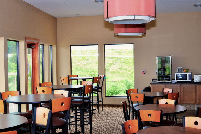 Food & Drinks 5, Cobblestone Inn & Suites - Newton, Jasper
