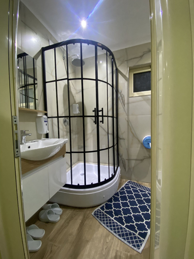 Bathroom 3, Pilo Lala Hotel, Lushnjës
