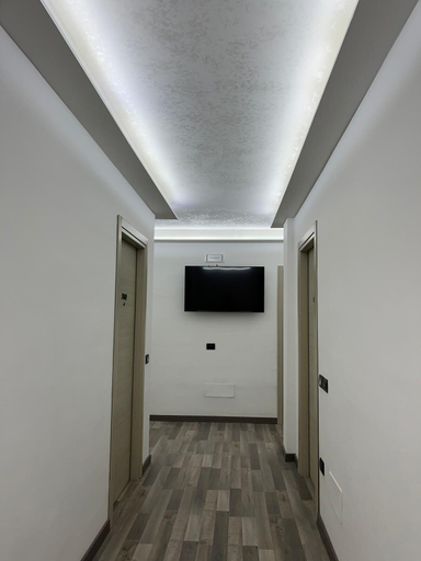 Others 4, Albergo 3 Torri, Caserta