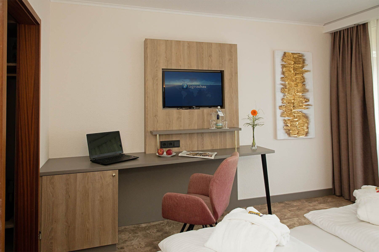 Bedroom 4, Thermen-Hotel Rottaler Hof, Passau