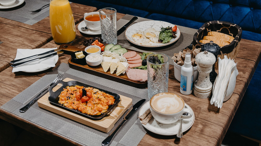 Food & Drinks 5, OLF Hotel, Baku