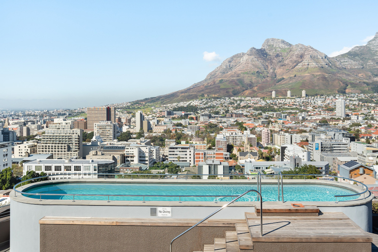 Sport & Beauty, FortyOnL 707, City of Cape Town