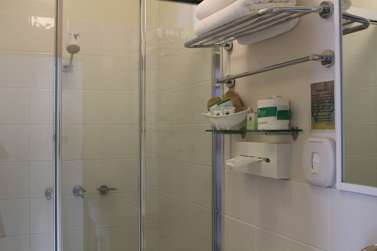 Bathroom 4, Armidale Motel, Armidale Dumaresq