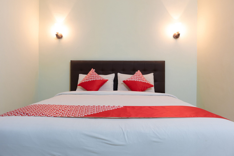 Bedroom 3, Super OYO 1682 Greenia Hotel, Kupang