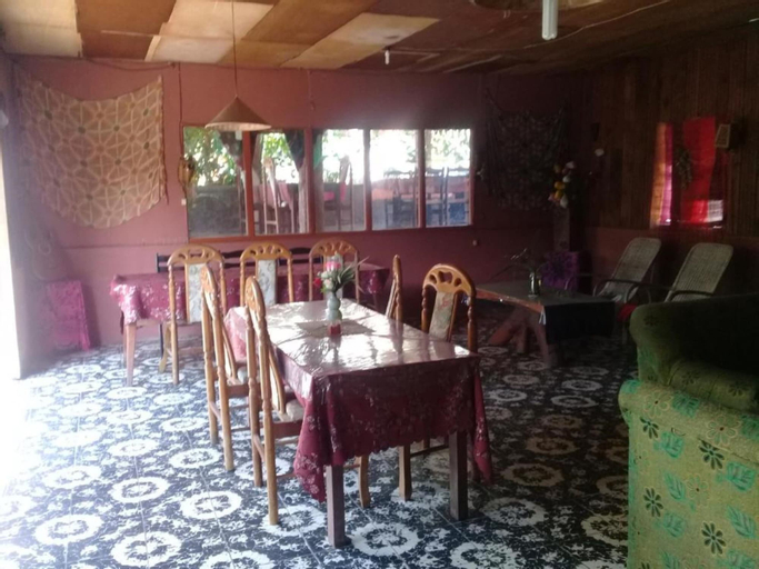 Food & Drinks, Merlyn Guest House, Samosir