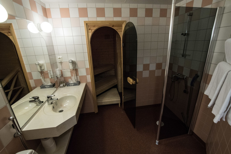 Bathroom 4, Hotel Vallonia, Ostrobothnia