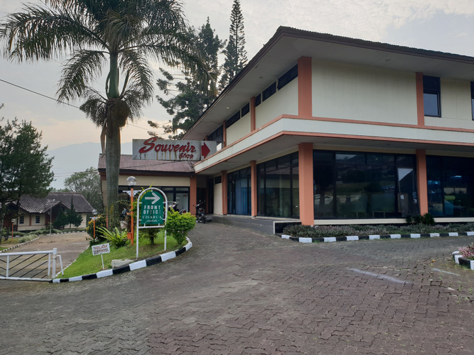 Exterior & Views 5, Cisarua Indah Cottage, Bogor