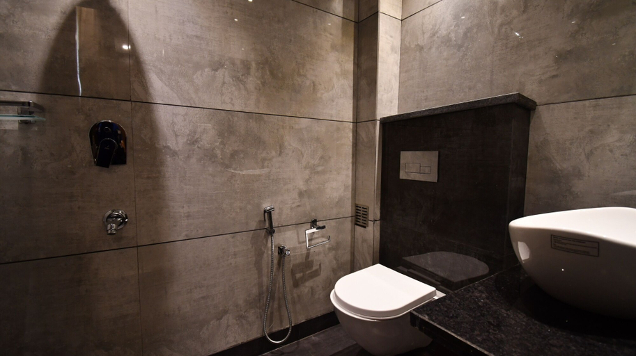 Bathroom 4, Hotel Ramaya Inn @ Har Ki Pauri Road, Dehradun