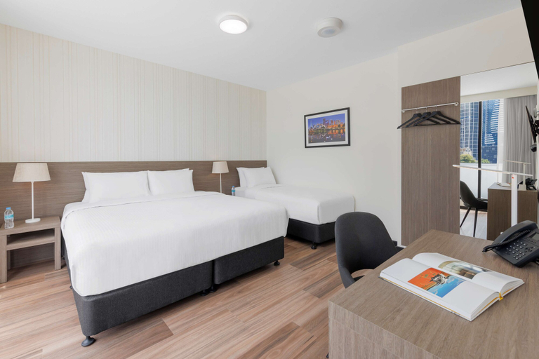 Bedroom 3, Best Western Queen Victoria Market Hotel, Melbourne