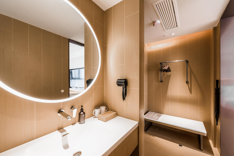 Bathroom 5, Ji Hotel (Shanghai University Hutai Road Hotel), Shanghai