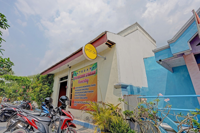 Exterior & Views 1, SPOT ON 90586 Hagawa Syariah Homestay, Lamongan