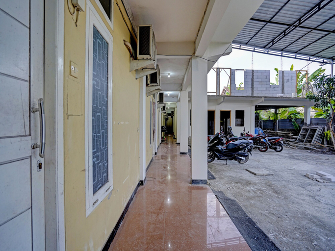 Exterior & Views 2, Hotel O Grand Syariah Hagawa Lamongan Near SPORT CENTER LAMONGAN, Lamongan