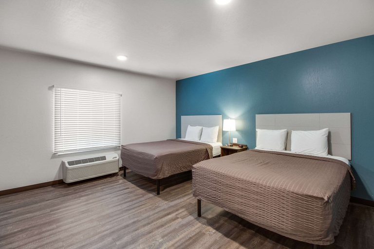 Bedroom 3, WoodSpring Suites Bakersfield Airport, Kern