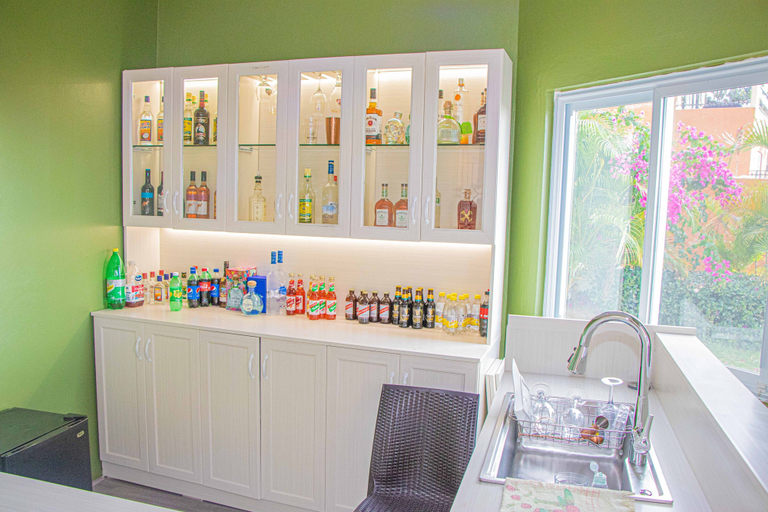 Food & Drinks 4, Crystal Jamaica Villa