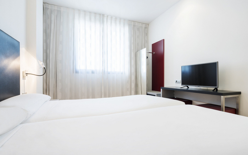 Bedroom 4, Hotel ILUNION Aqua 3, Valencia