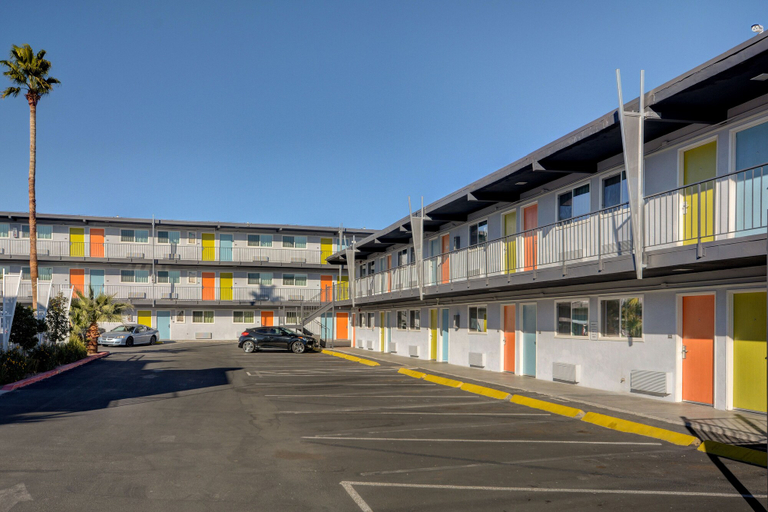 Exterior & Views 2, Thunderbird Hotel, Clark