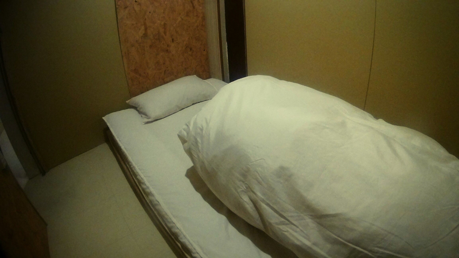 Bedroom 4, Guesthouse Nandeyanen - Hostel, Motobu