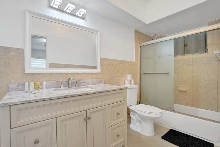 Bathroom 4, Bay Harbor Boutique Vacation Rental, Miami-Dade
