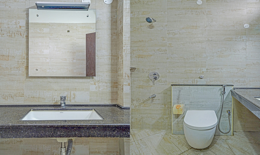 Bathroom, Treebo Sai'S Urban Nest, Krishna