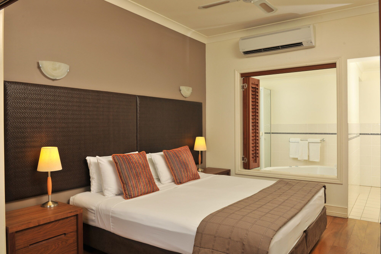 Bedroom 3, Mantra On The Inlet, Douglas