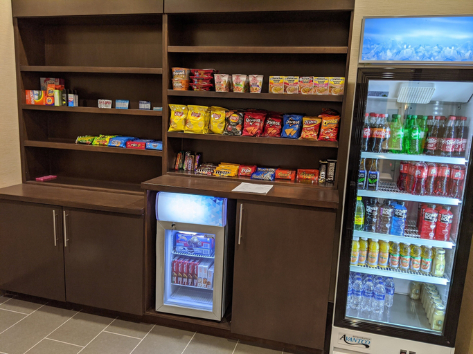 Food & Drinks 5, Comfort Suites San Antonio Ft. Sam Houston/SAMMC Area, Bexar