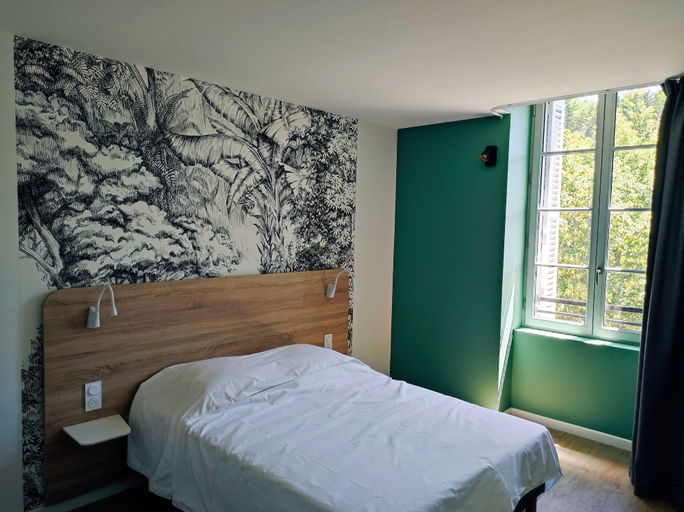 Bedroom 4, PREMIERE PIERRE, Gironde