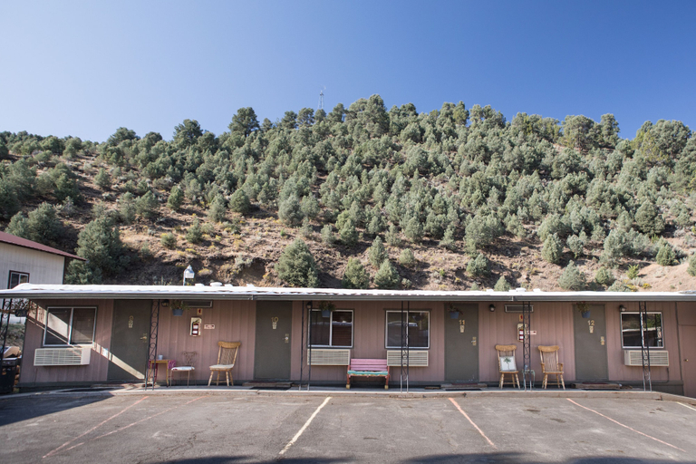 Exterior & Views 2, Cozy Mountain Motel , Lander