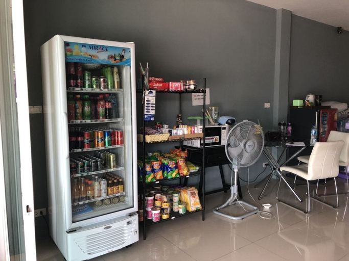 Food & Drinks 5, Khao Oat airport, Pulau Phuket