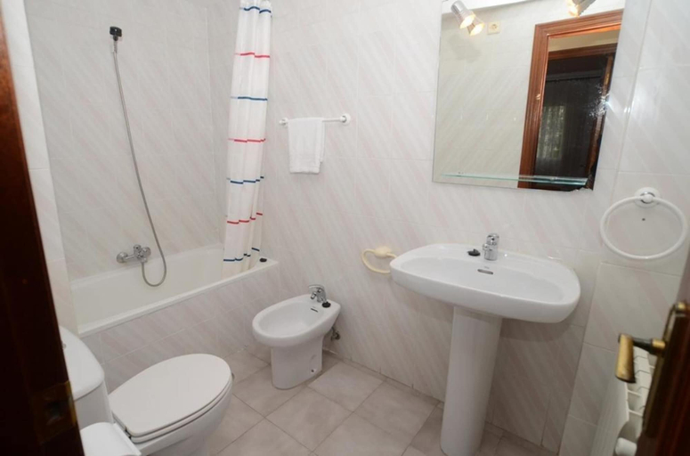 Bathroom 3, Apartment in Isla, Cantabria 102803 by MO Rentals, Cantabria