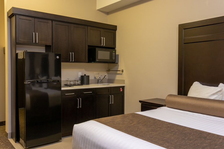 Bedroom 2, The Kanata by BCMInns Whitecourt, Division No. 13