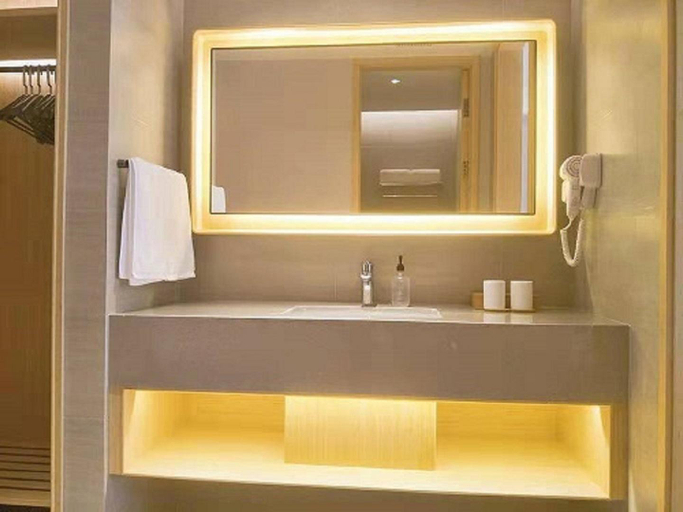 Bathroom, Ji Hotel Danyang Railway Station, Zhenjiang