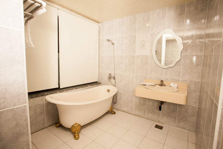 Bathroom 4, Hwa Nan Hotel, Tainan