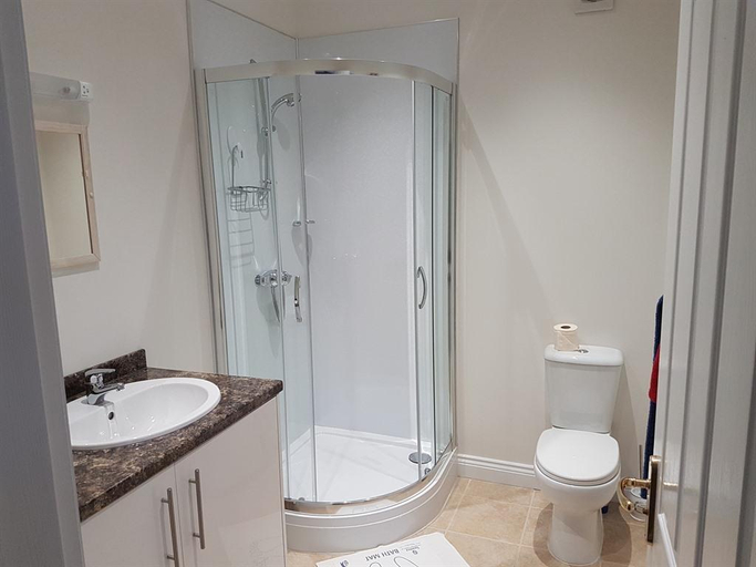 Bathroom 3, Balmoral Hotel, Dumfries and Galloway