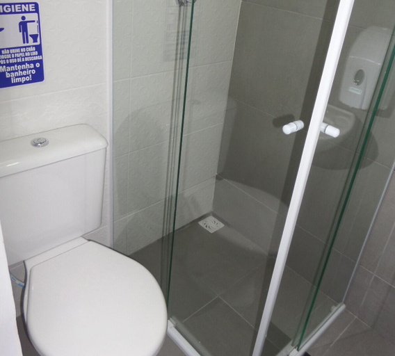 Bathroom 3, Visto Hostel, São Paulo
