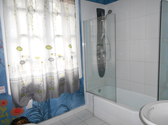 Bathroom 5, Villa De Sant Hotel Boutique, Quito