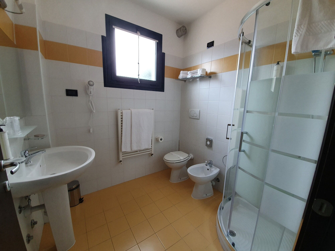 Bathroom 5, Aquasole, Varese