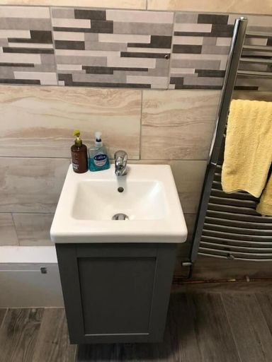 Bathroom 2, Featherstone Court, London