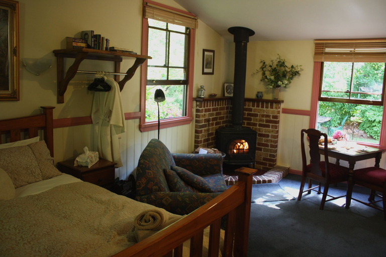 Bedroom 2, Secrets Hideaway, Blue Mountains