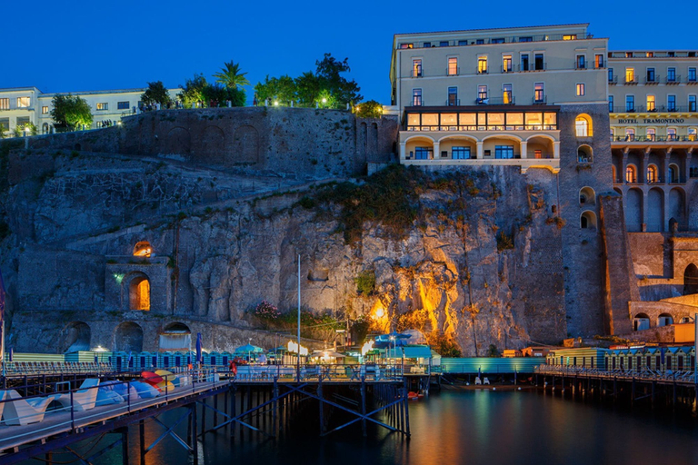 Exterior & Views 2, Al Centro Suites, Napoli