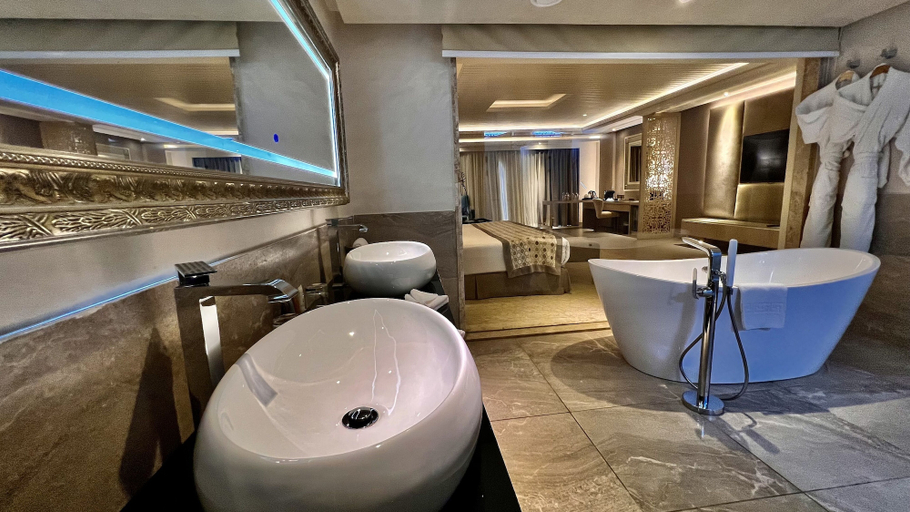Bathroom 5, KaiSol Romance Resort, Safaja