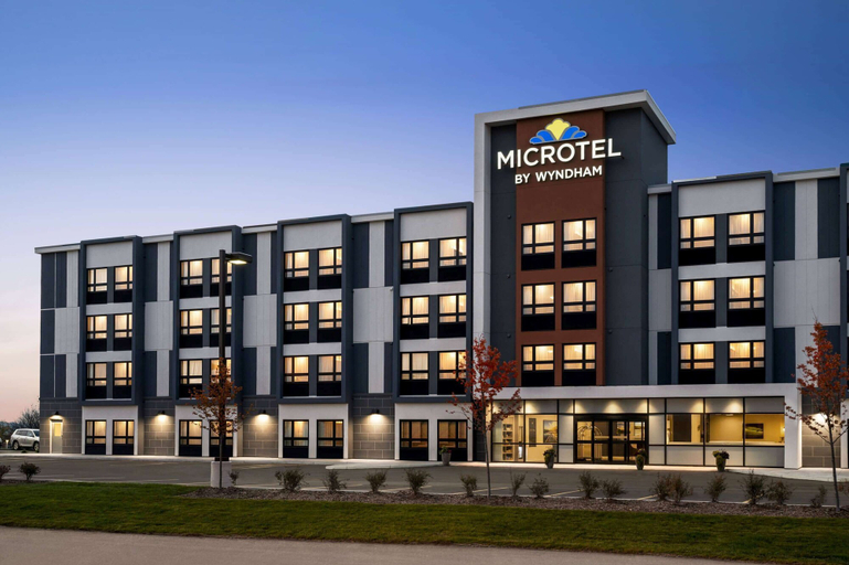 Exterior & Views 2, Microtel Inn & Suites by Wyndham Aurora, York