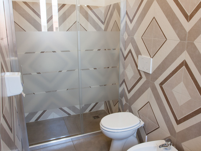 Bathroom 5, Lobby Collective Hostel, Lecce